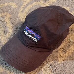 Patagonia Black P-6 logo cap